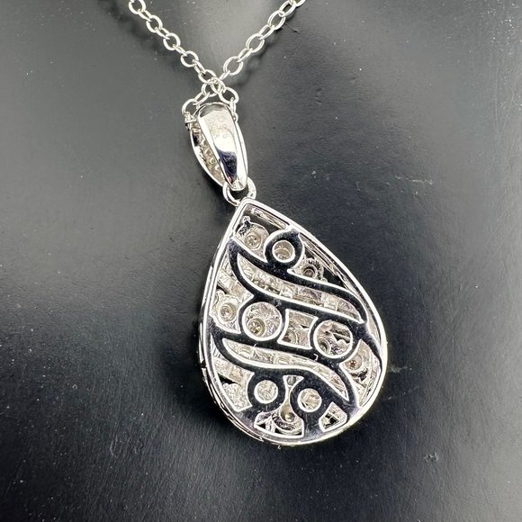 Beautiful Multi Diamond Pendant with 1 Ct of  Round and  Baguette Diamonds  .925 - Picture 5 of 8